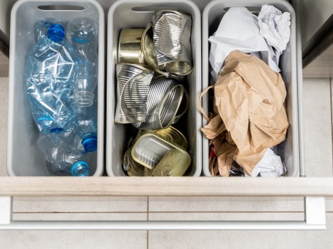 Recycling process in a commercial waste facility